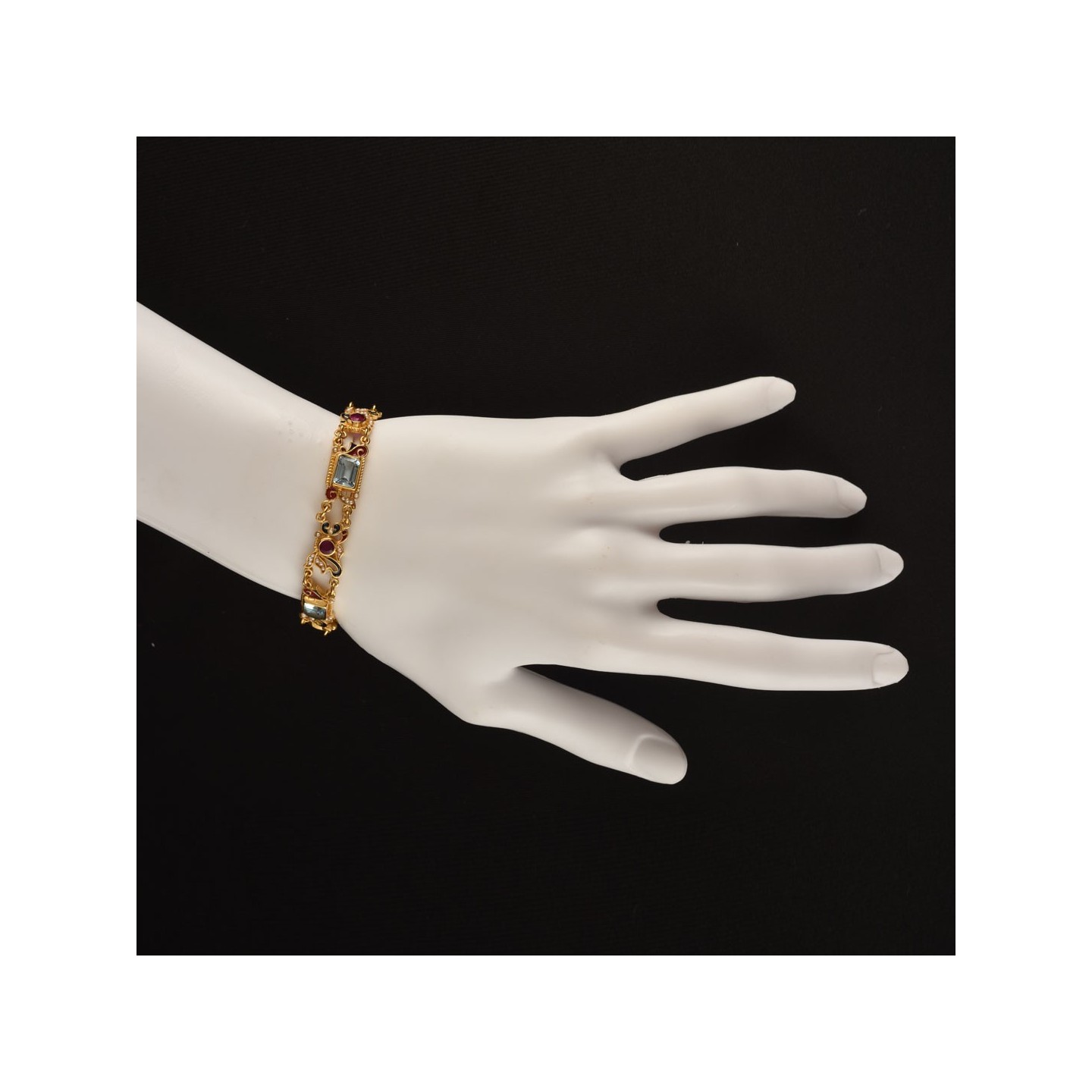 Floral bracelet  handmade in Italy by Percossi Papi with natural stones