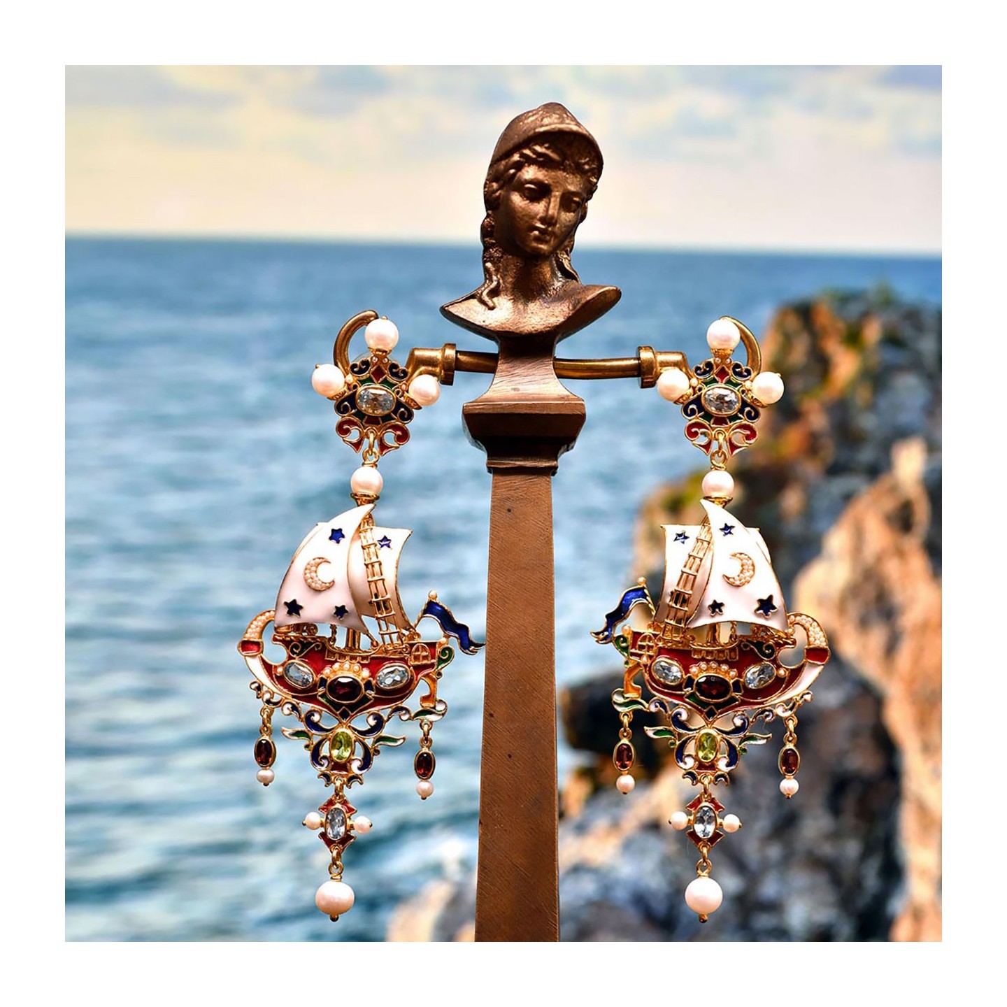 Caravel earrings, made in Italy by Percossi Papi with natural stones