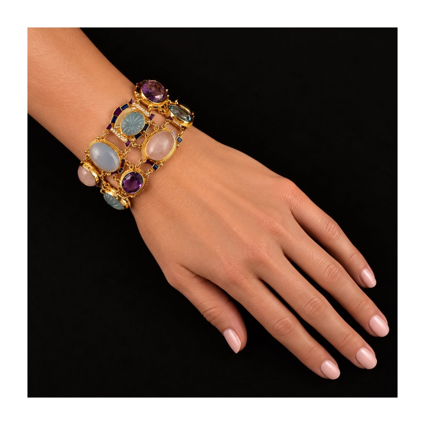 Bracciale aquamarine incise realizzato in Italia da Percossi Papi con pietre naturali