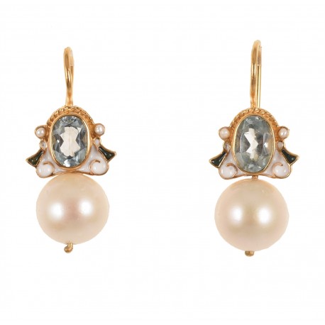 Classical pearls earrings