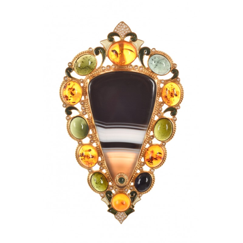 BROOCH WITH SARDONYX