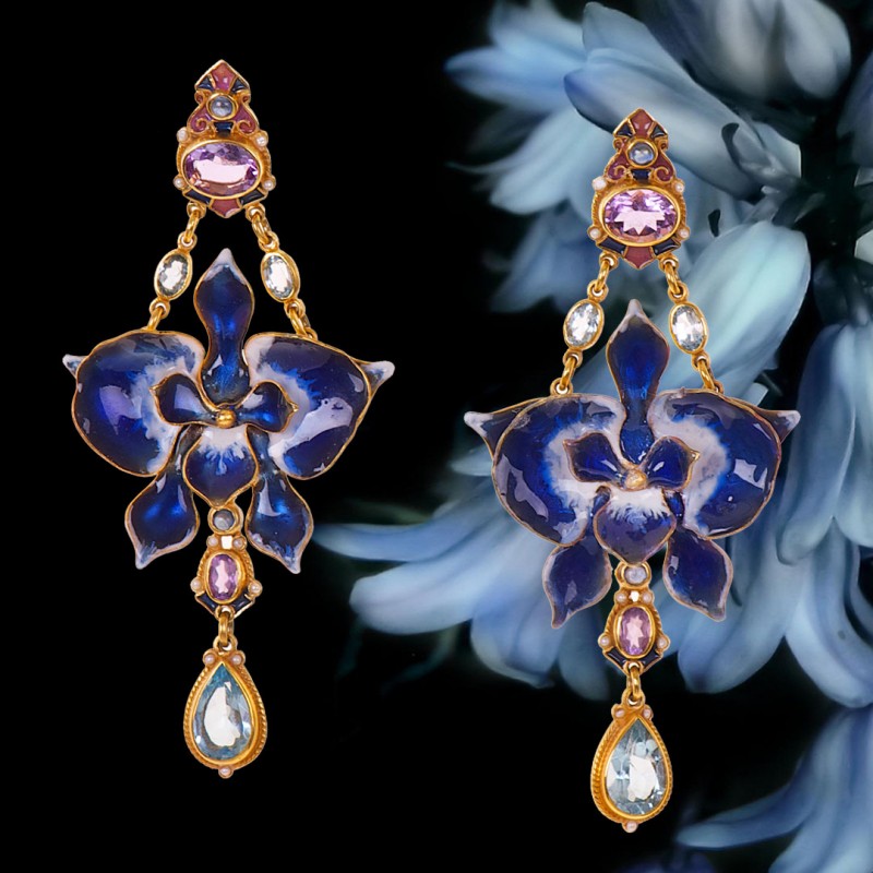 Orecchini orchidea blu, realizzati a mano in Italia  da Percossi Papi con pietre naturali