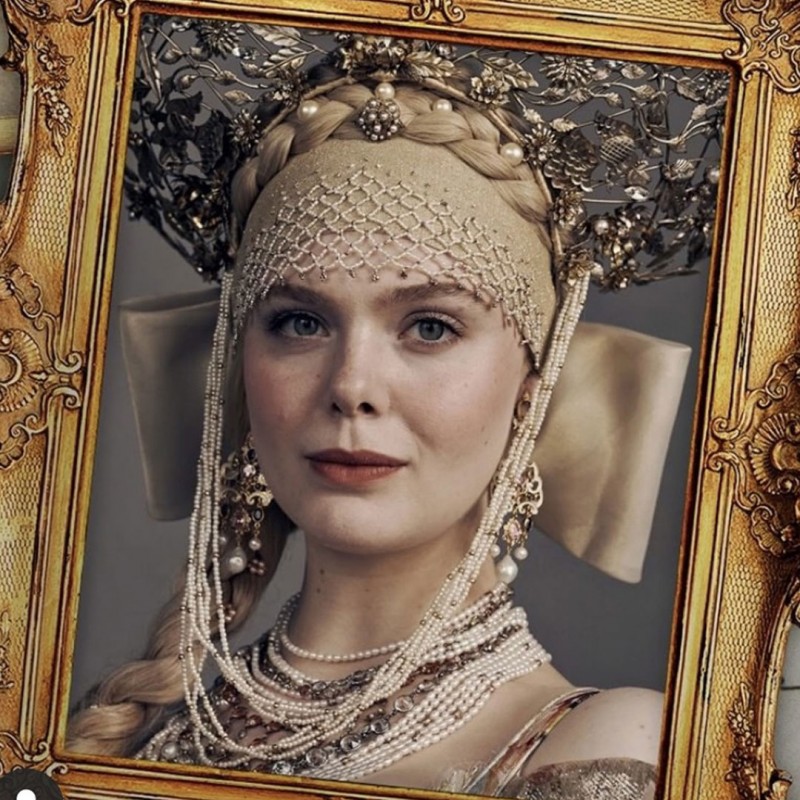 "The Great", Elle Fanning. Orecchini collezione Cinema