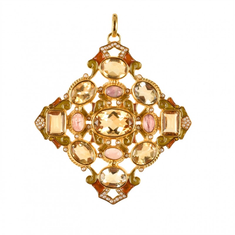 Neoclassical pendant