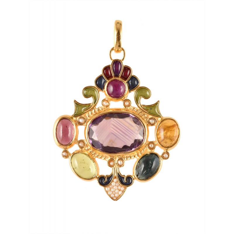 Neoclassical pendant