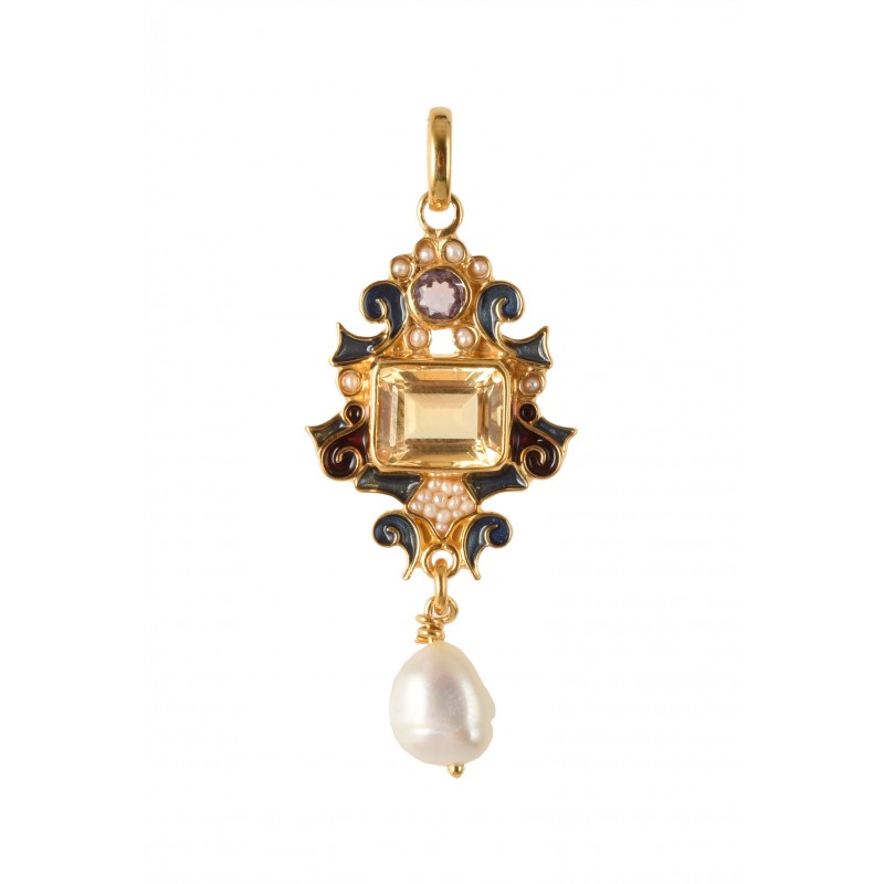 Neoclassical pendant