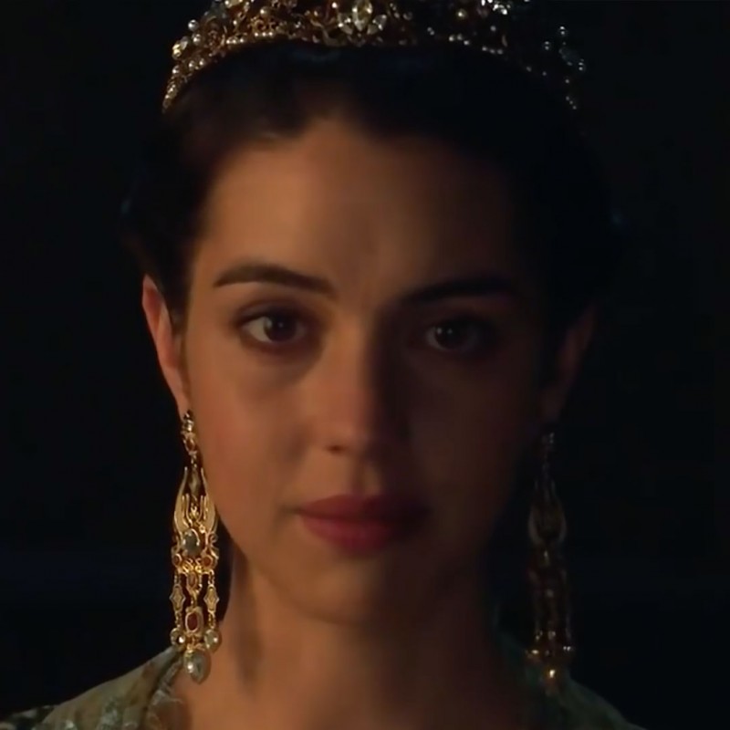 "The Reign", Adelaide Kane. Orecchini collezione Cinema