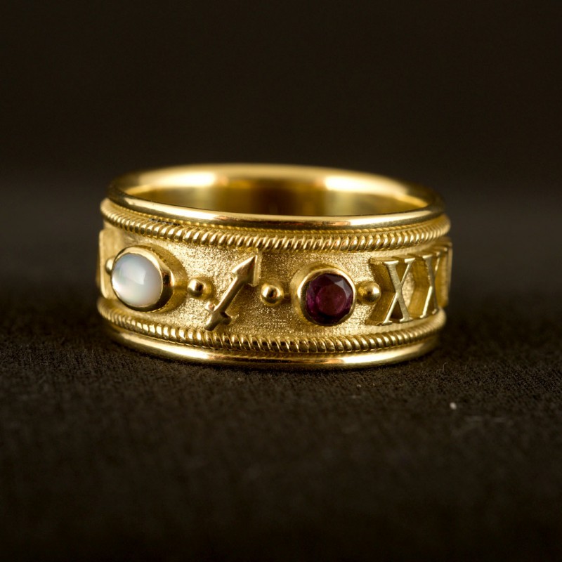 Anello a fascia con data di nascita e segno zodiacale, realizzato a mano in Italia da Percossi Papi con pietre naturali