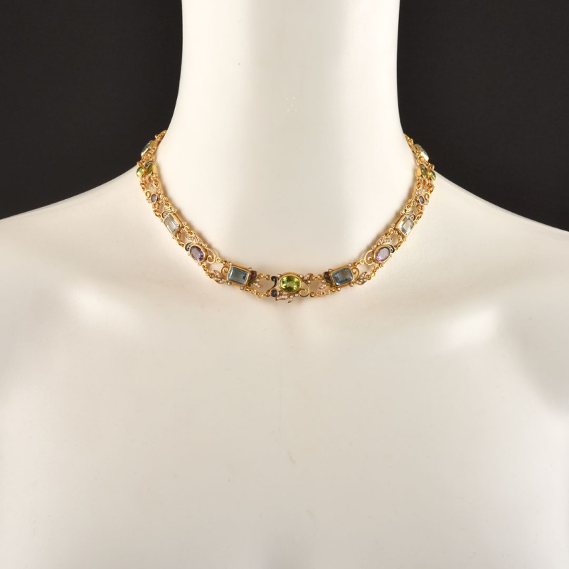 Collier floreale,  realizzato a mano in Italia da Percossi Papi con pietre naturali