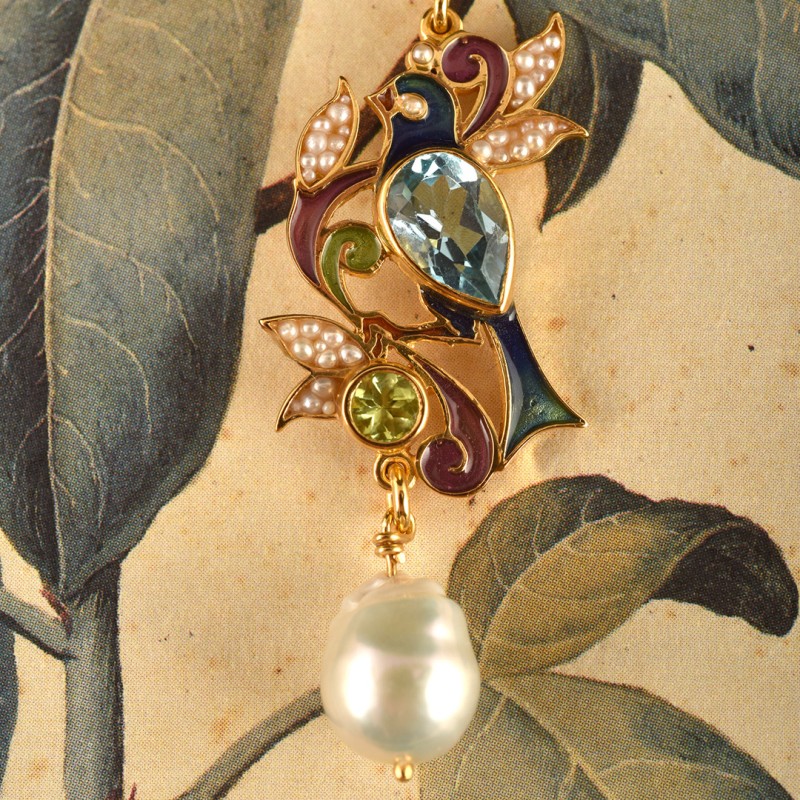 Bird pendant, handmade in Italy by Percossi Papi with natural stones